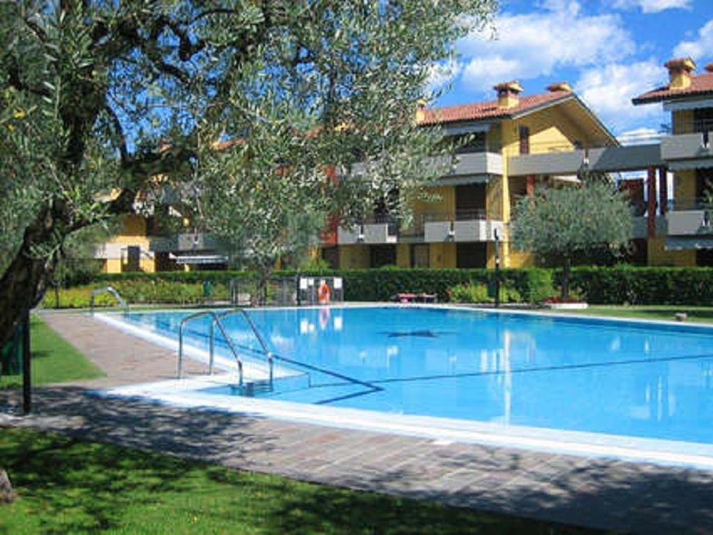 Discovery Flat With Pool & Bikes Apartment Sirmione Bagian luar foto
