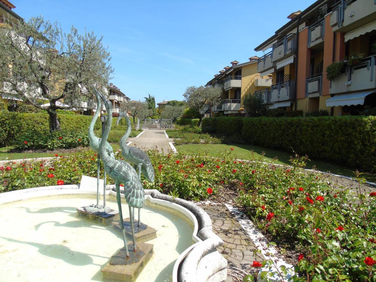 Discovery Flat With Pool & Bikes Apartment Sirmione Bagian luar foto
