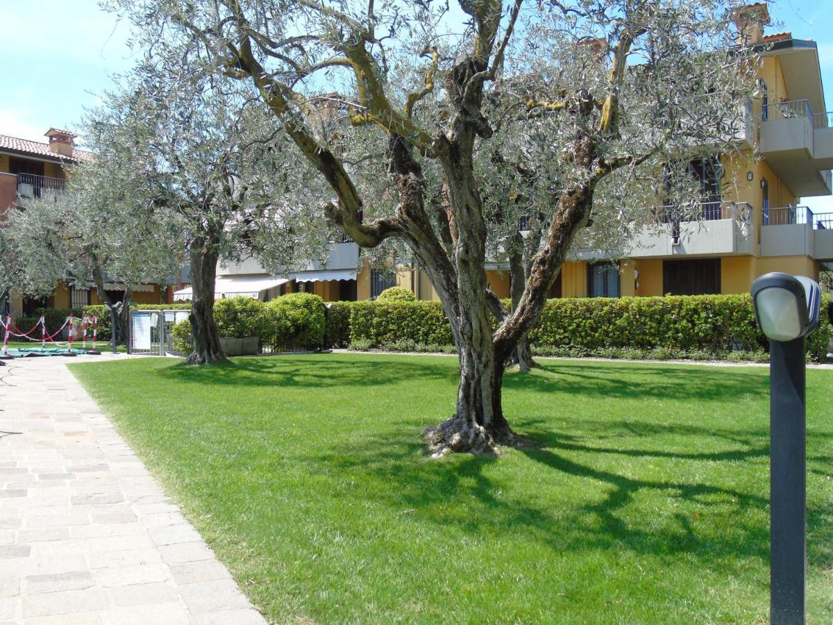 Discovery Flat With Pool & Bikes Apartment Sirmione Bagian luar foto