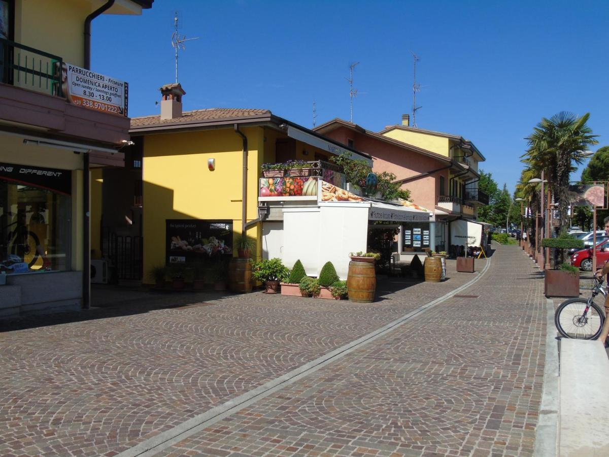 Discovery Flat With Pool & Bikes Apartment Sirmione Bagian luar foto