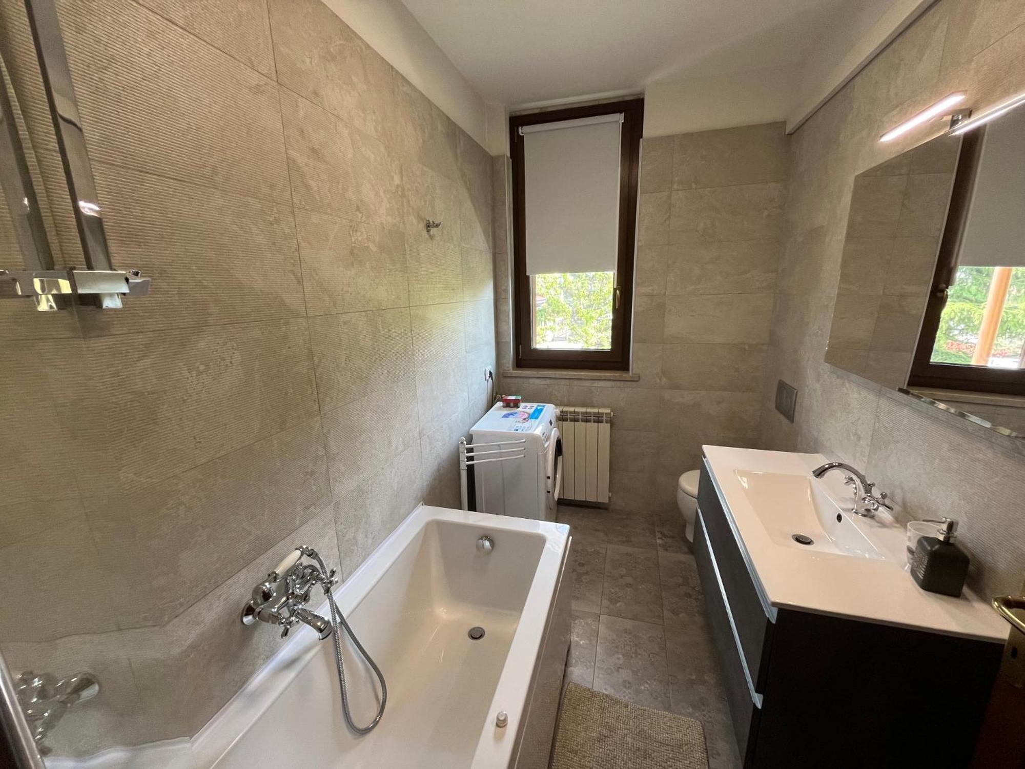 Discovery Flat With Pool & Bikes Apartment Sirmione Bagian luar foto
